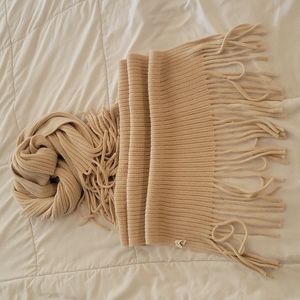 Neosan Fringe Chunky Cable Knit scarf.. Color= True Taupe Barely worn